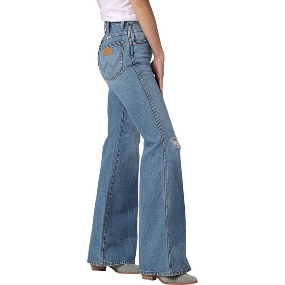Wrangler Women's Wanderer 622 High Rise Flare Distressed Jeans 112322857 Size 26 - Picture 6 of 10